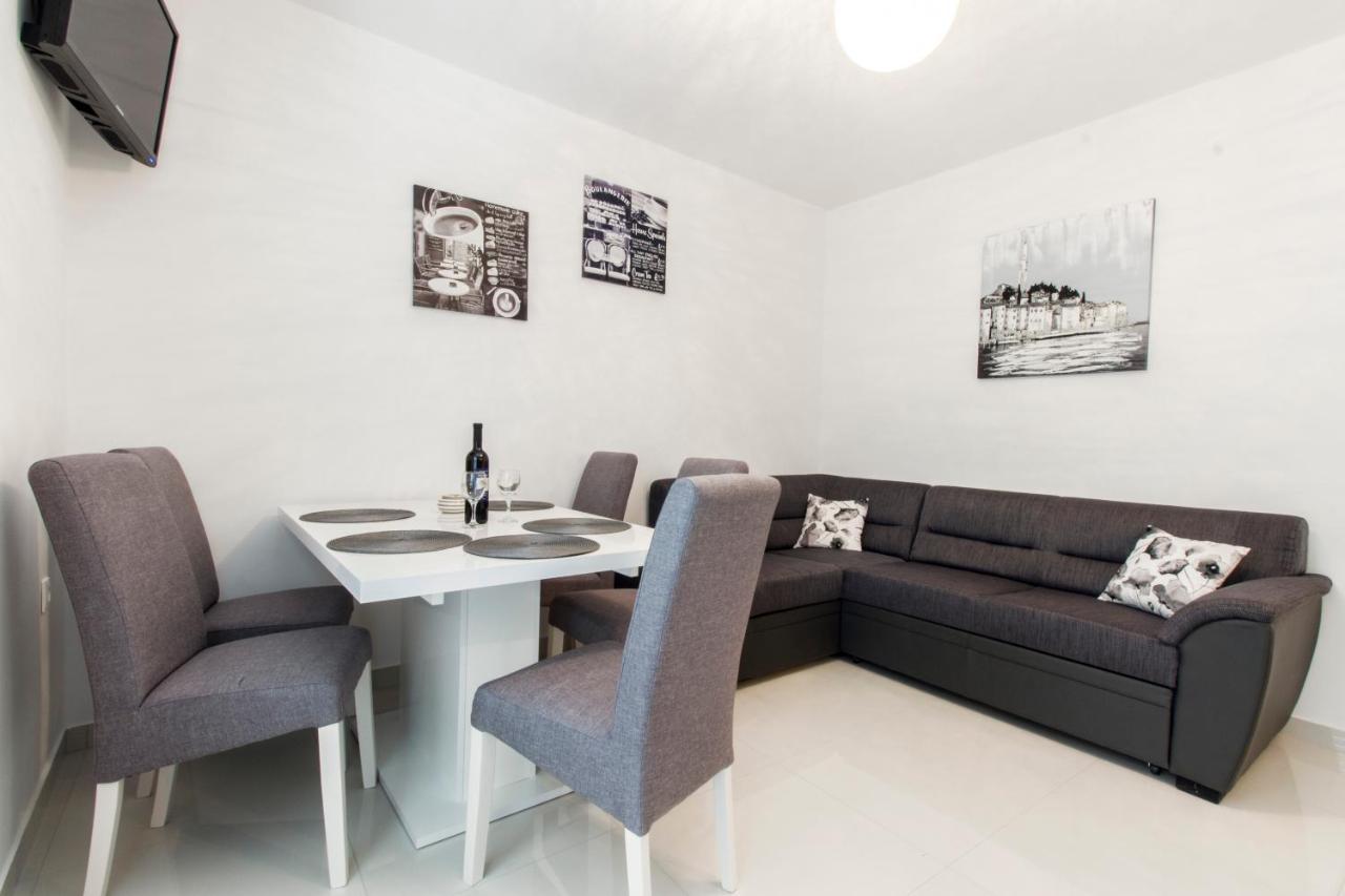 Apartmani Vesna Grebaštica Exteriör bild