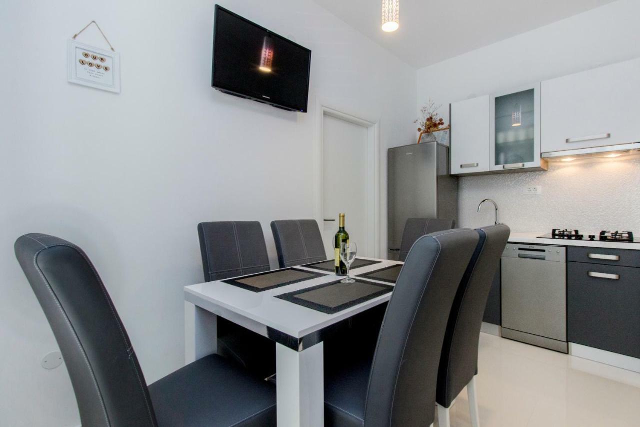Apartmani Vesna Grebaštica Exteriör bild